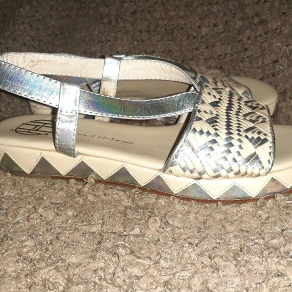 HOUSE OF HARLOW 1960-Woven Pattern Leather Wedge-Beige/Silver-Sz 36-NWT - Picture 4 of 7